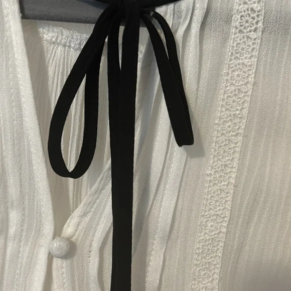 Women’s size small blouse - Picture 9 of 12